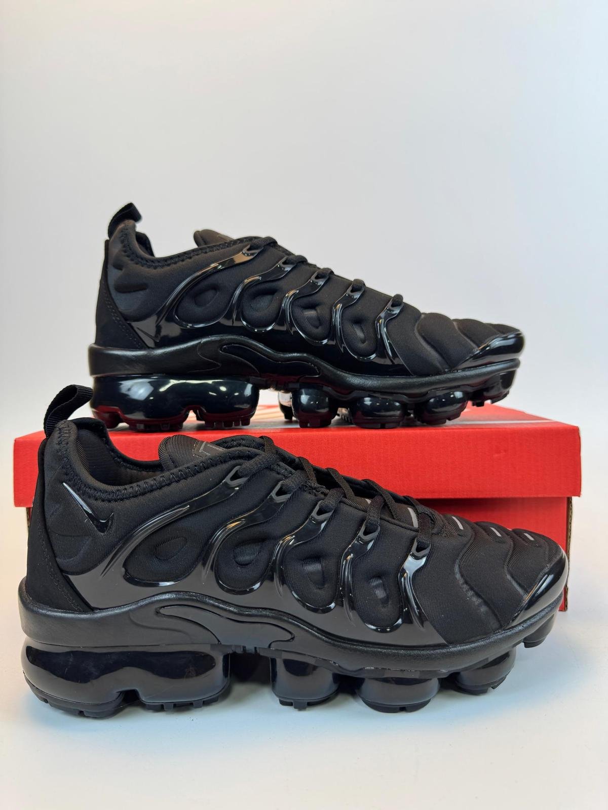 Nike AIR VAPORMAX PLUS crne